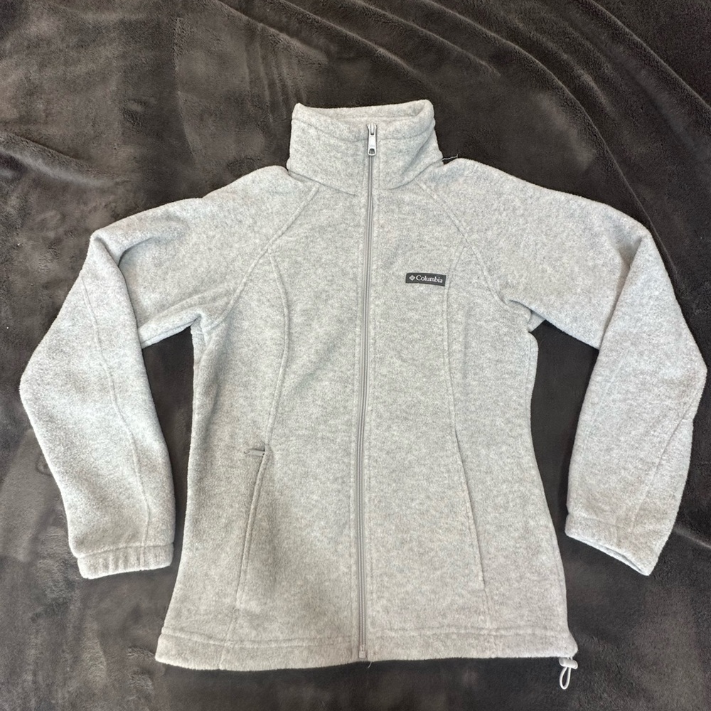 Columbia Women’s Fleece Zip Up in Light Gray
